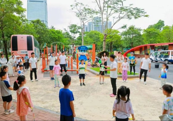 牛宝宝 “清风侠”联动世界冠军，“护苗”行动趣味升级