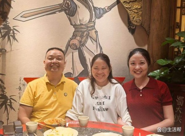 派生资本 千万富豪与母亲相认：要天天黏着她 弥补错过的33年时光
